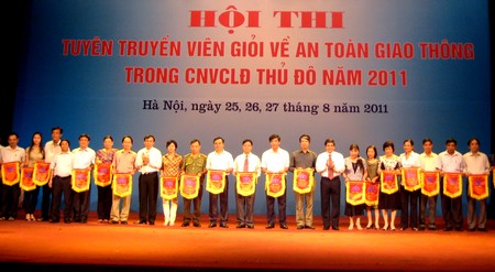 Thi tuyên truyền viên giỏi về an toàn giao thông trong công nhân viên chức lao động Thủ đô